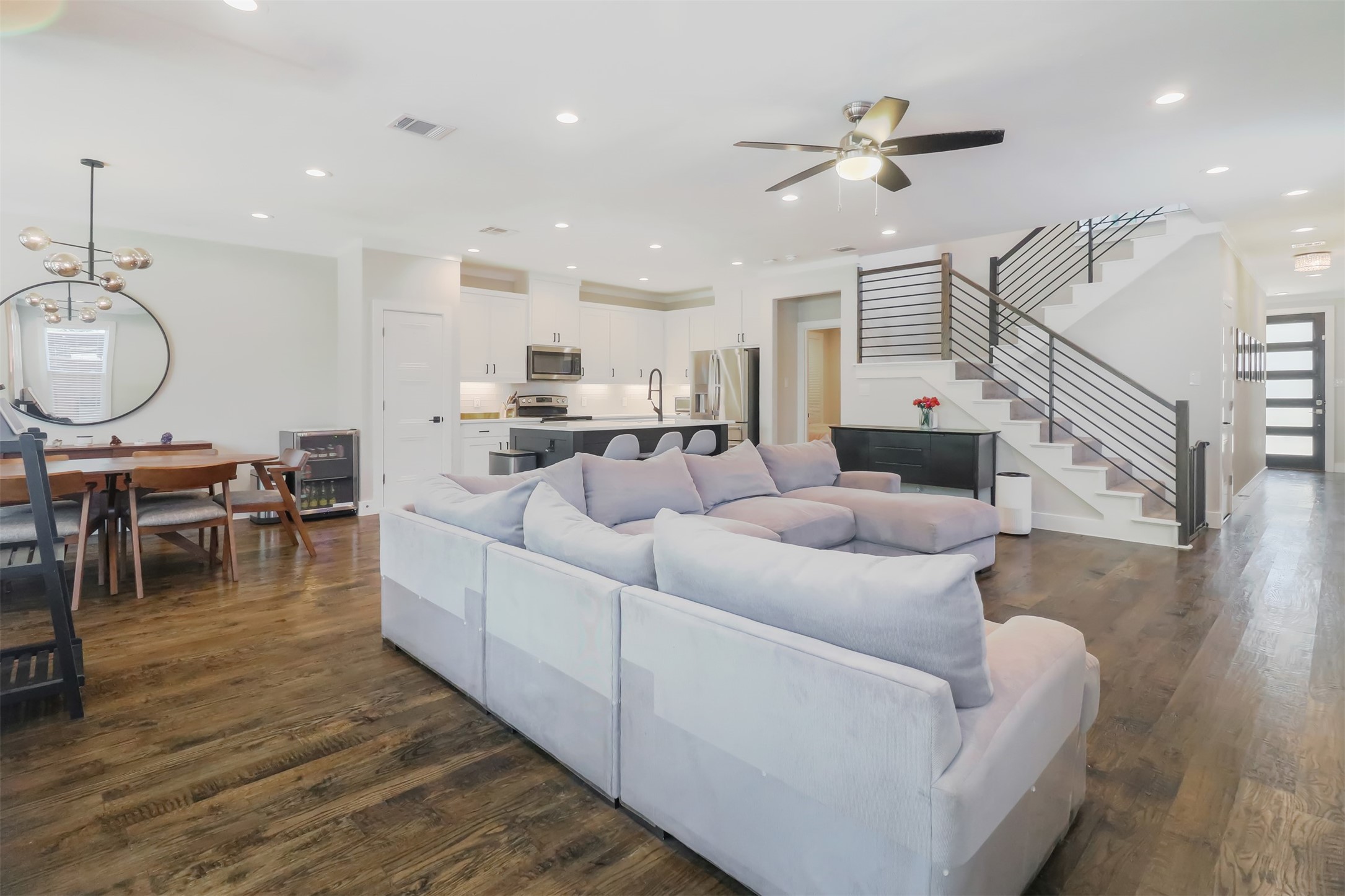 1975 Angelina Drive