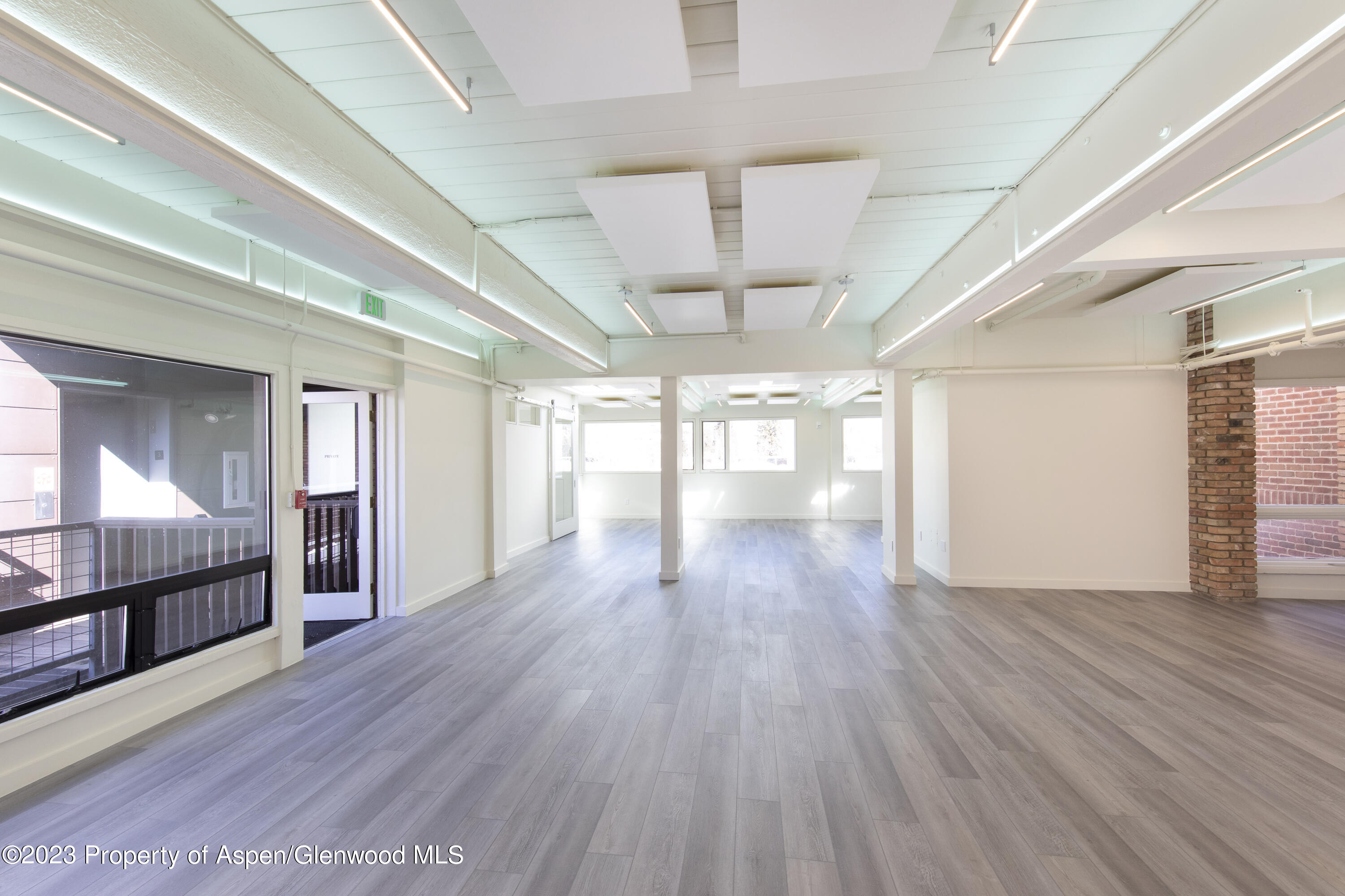 300 S Spring Street, 301