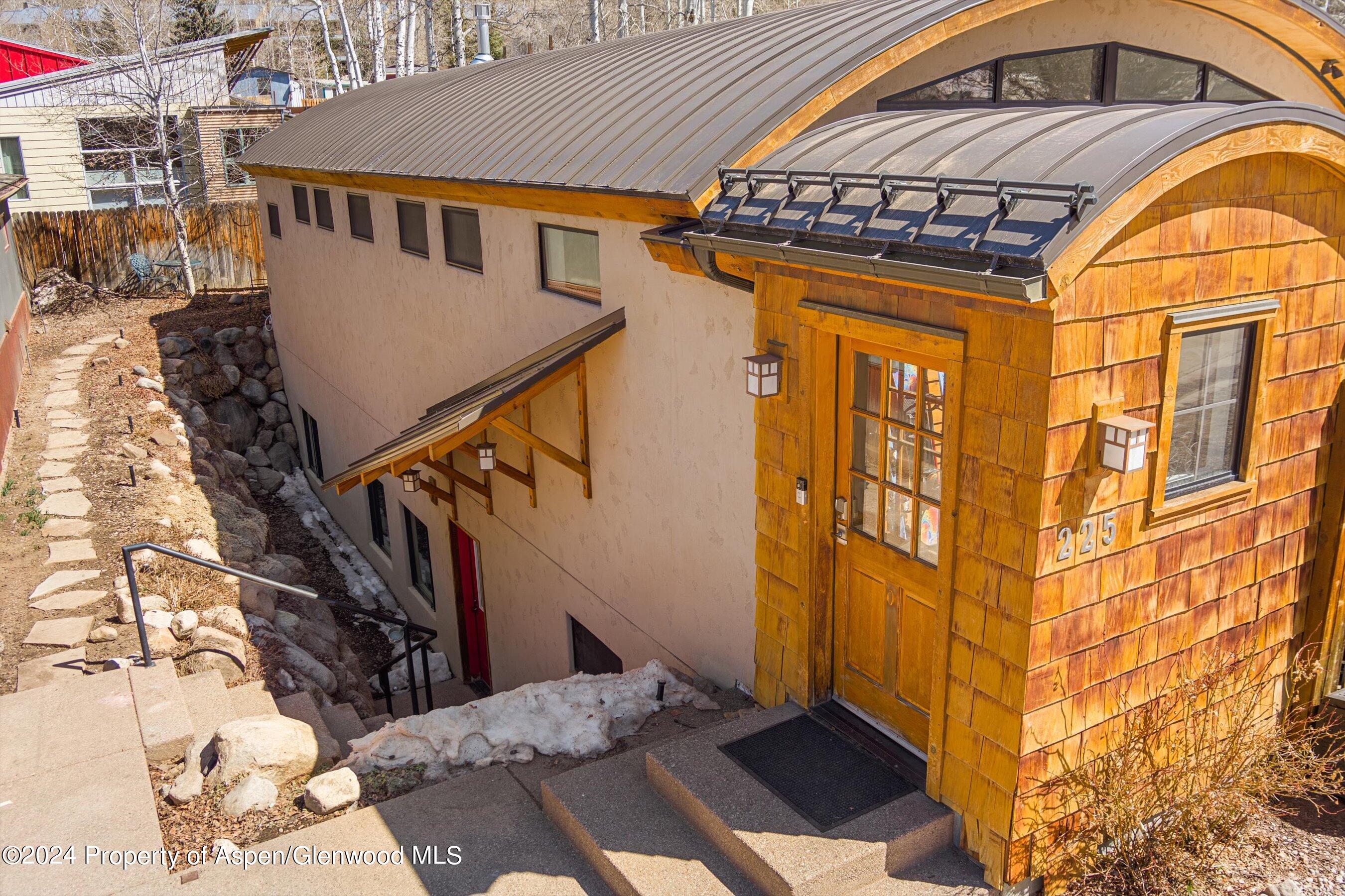 225 Cottonwood Lane