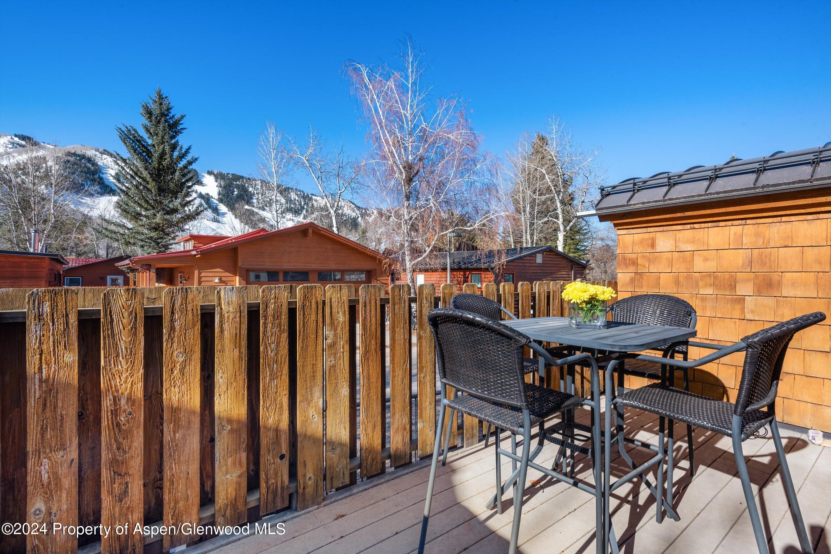 225 Cottonwood Lane