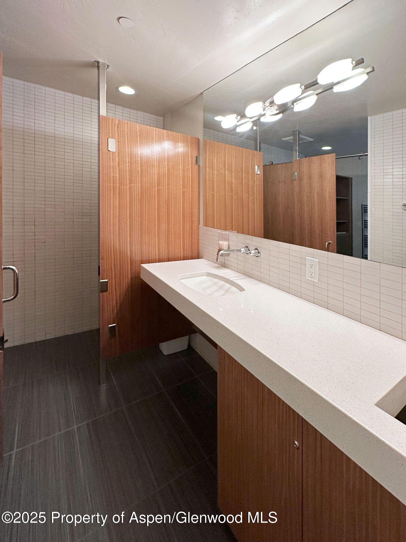 55 UPPER WOODBRIDGE Road, H-5