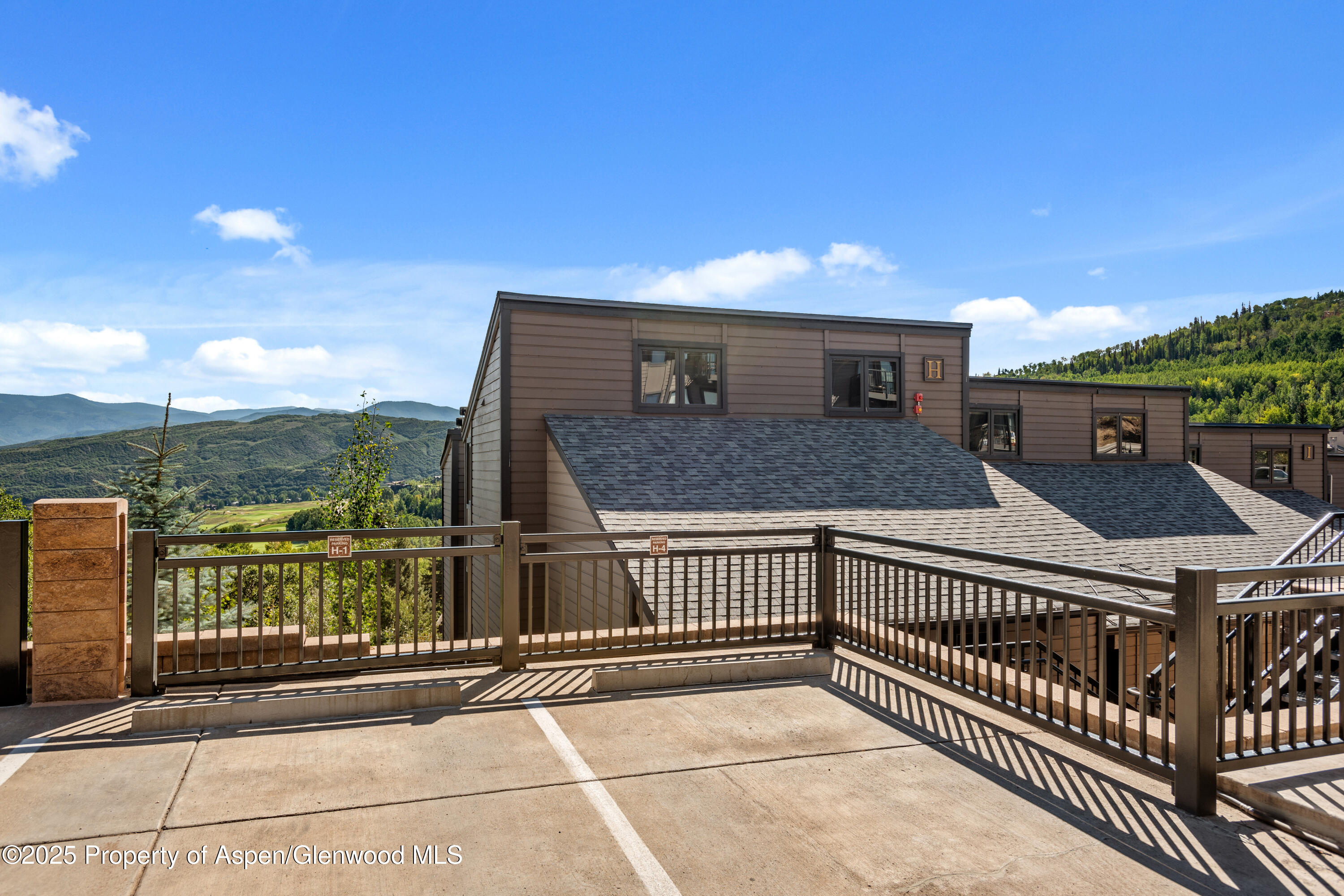 55 UPPER WOODBRIDGE Road, H-5