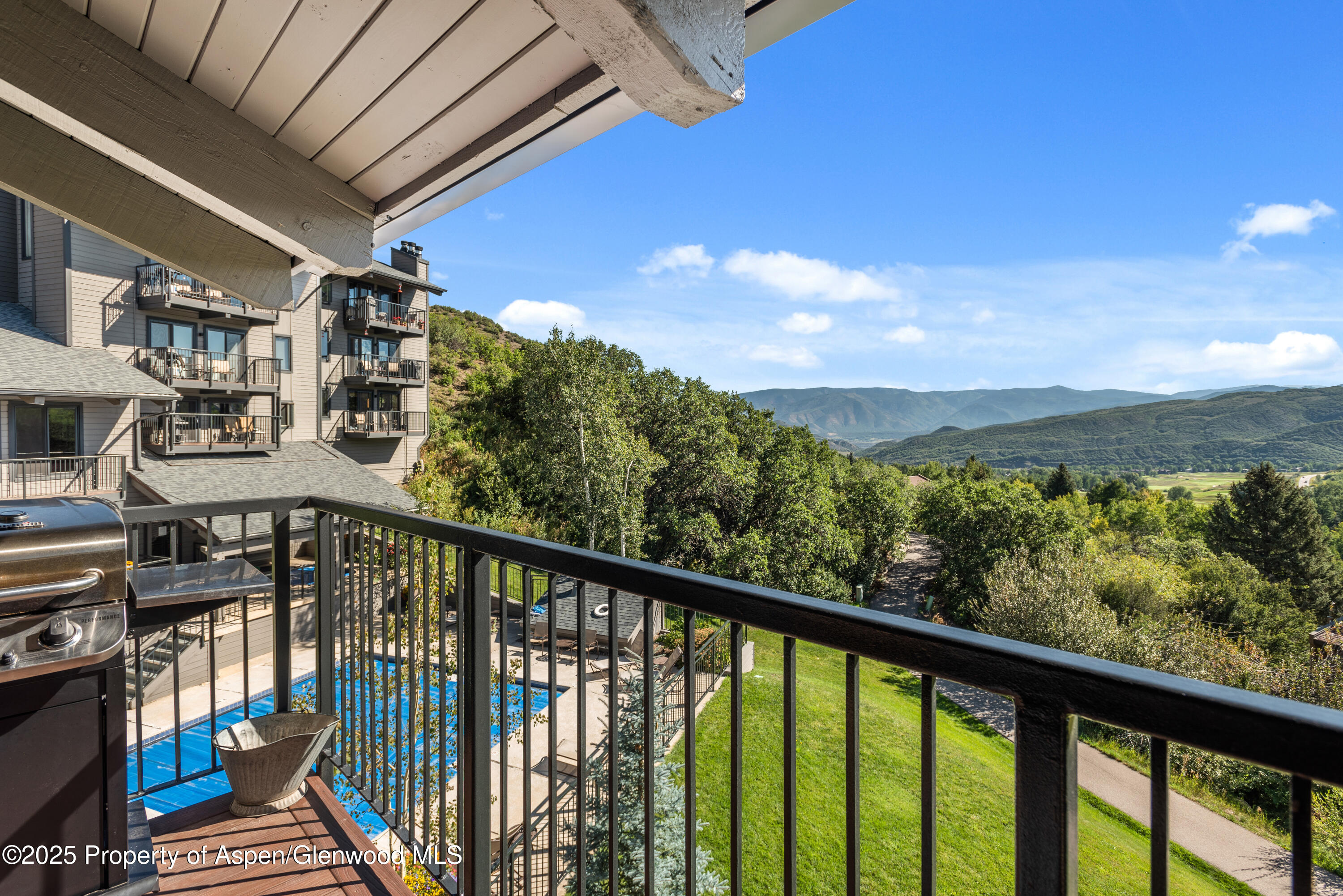 55 UPPER WOODBRIDGE Road, H-5