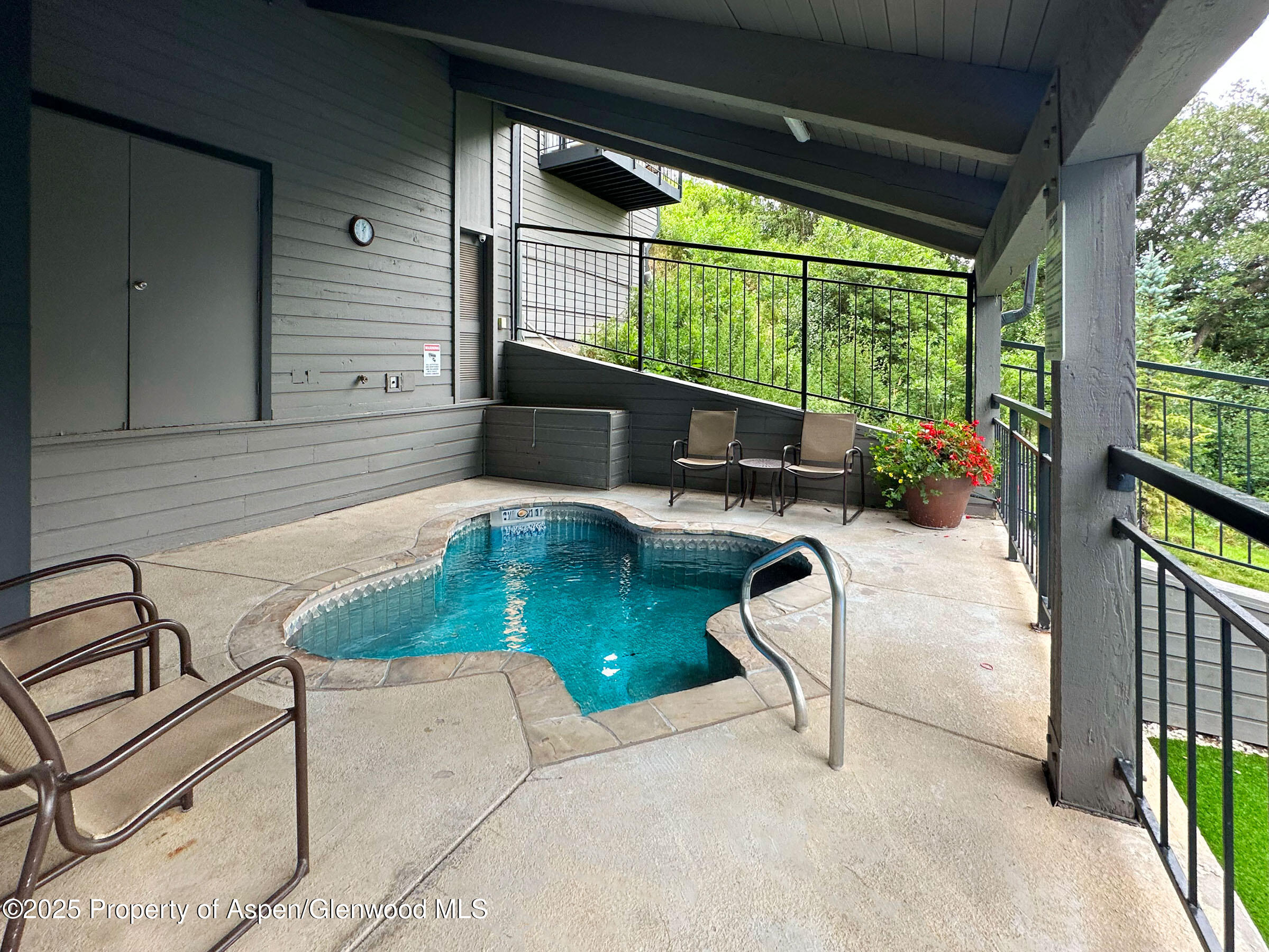 55 UPPER WOODBRIDGE Road, H-5