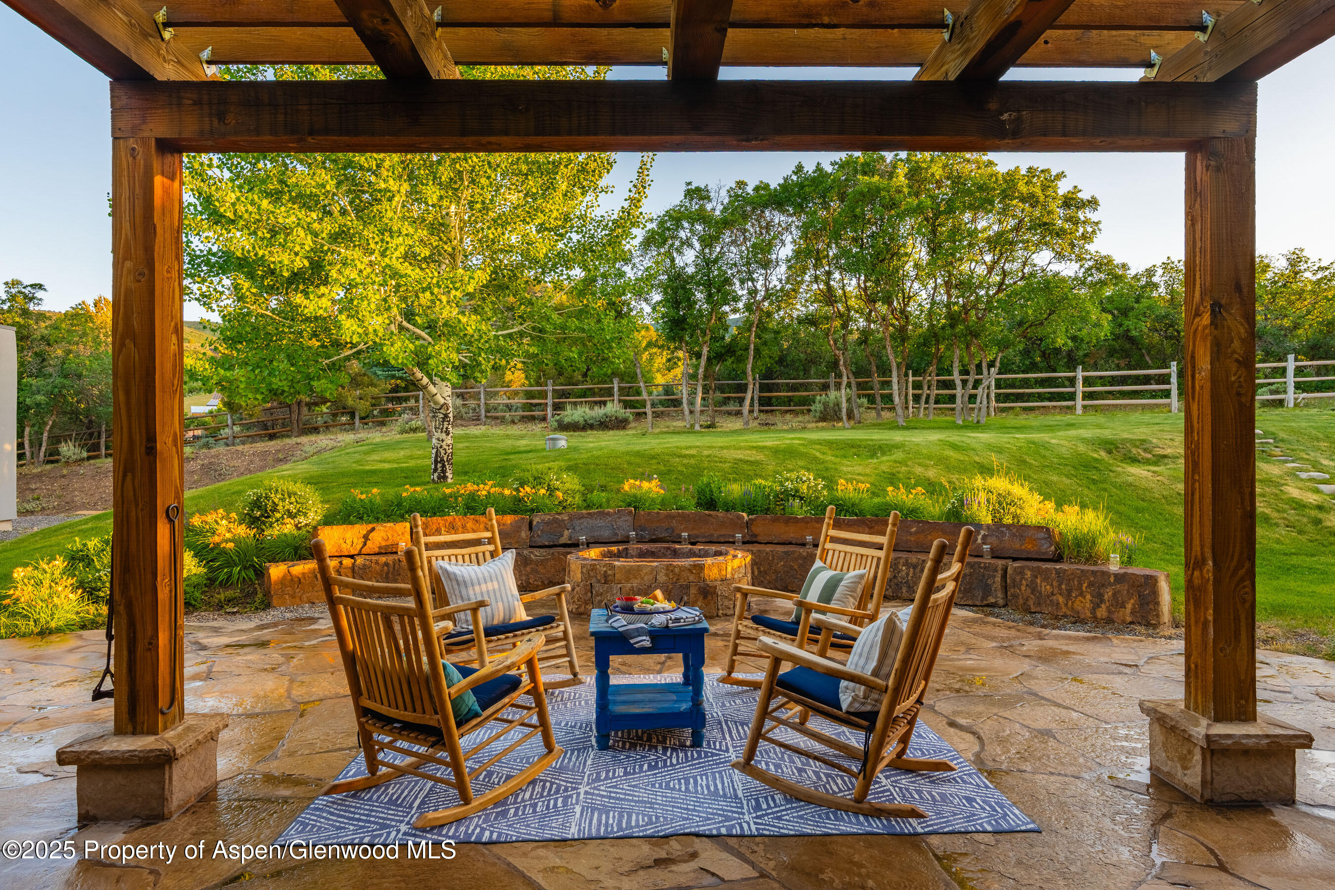 1432 Hooks Spur Road