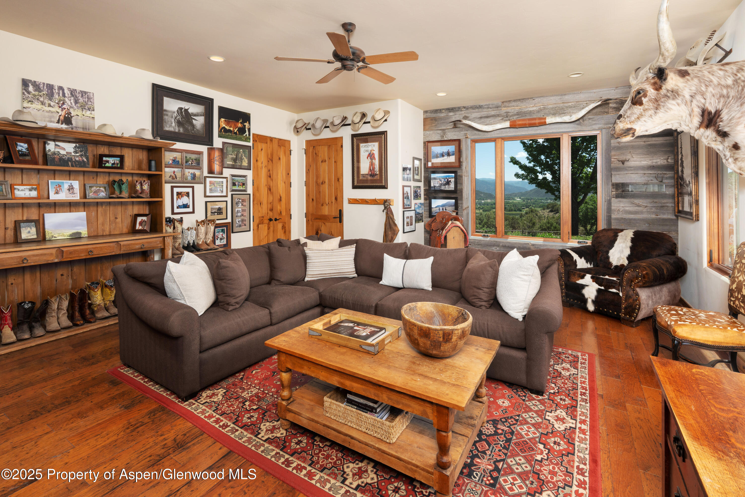 1432 Hooks Spur Road