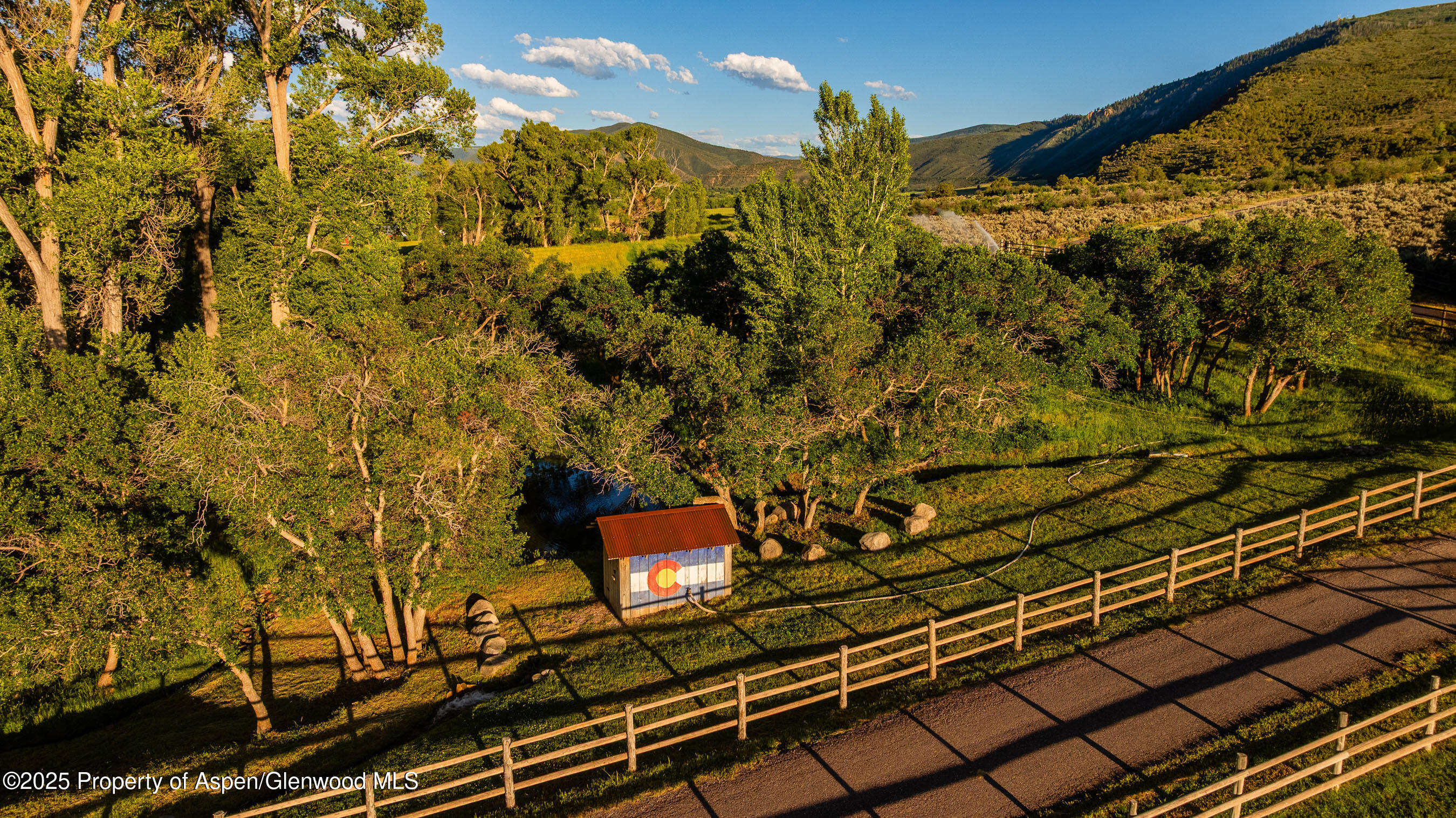 1432 Hooks Spur Road