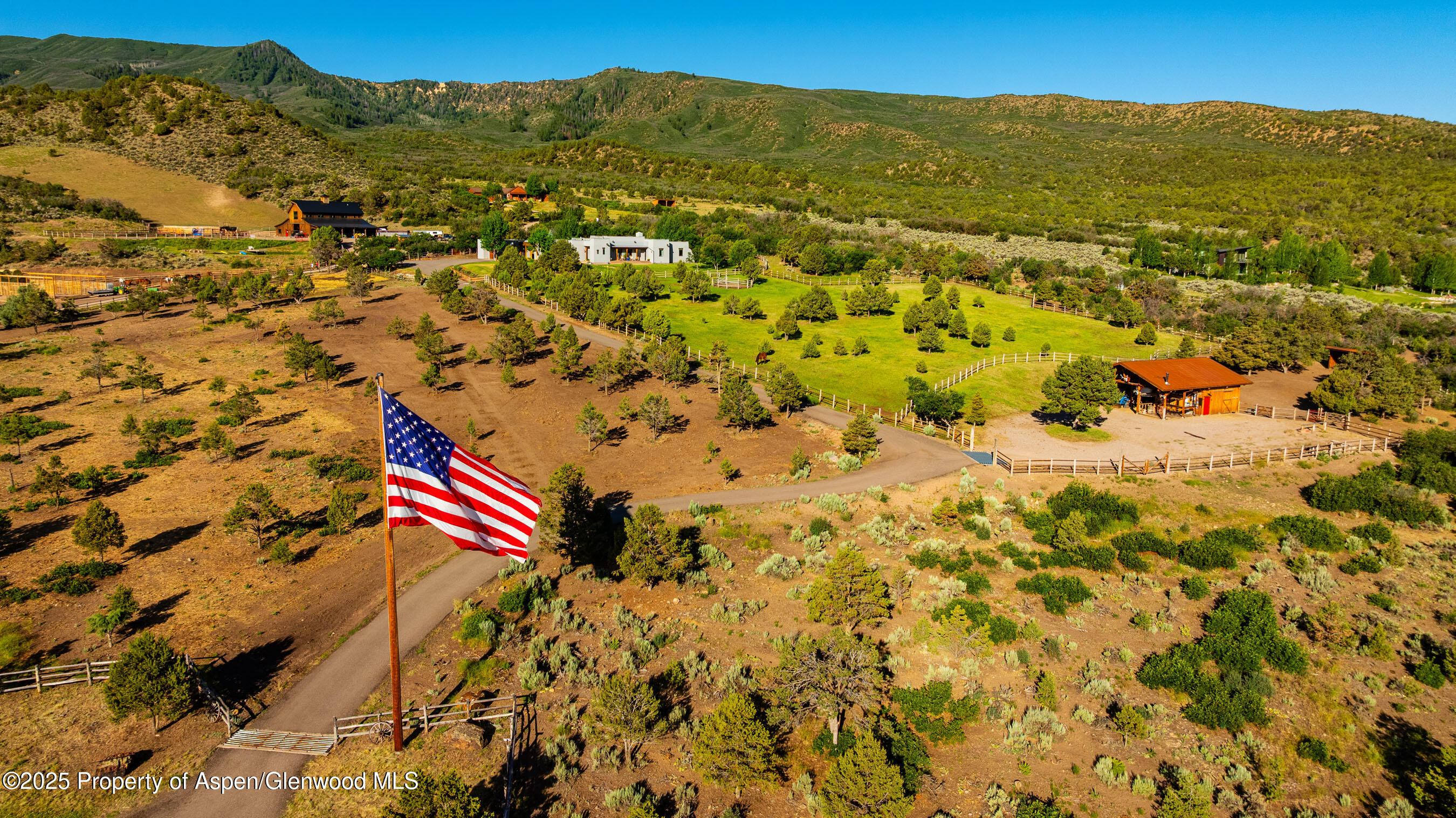1432 Hooks Spur Road