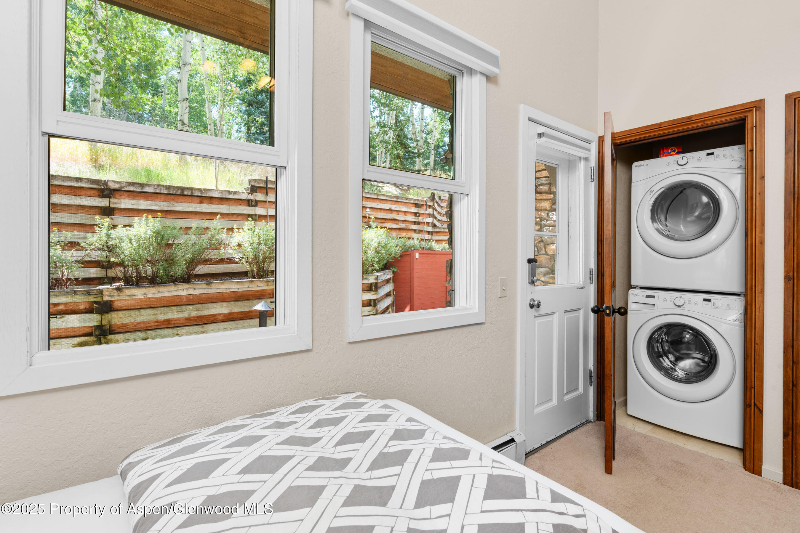 425 Wood Road, 13
