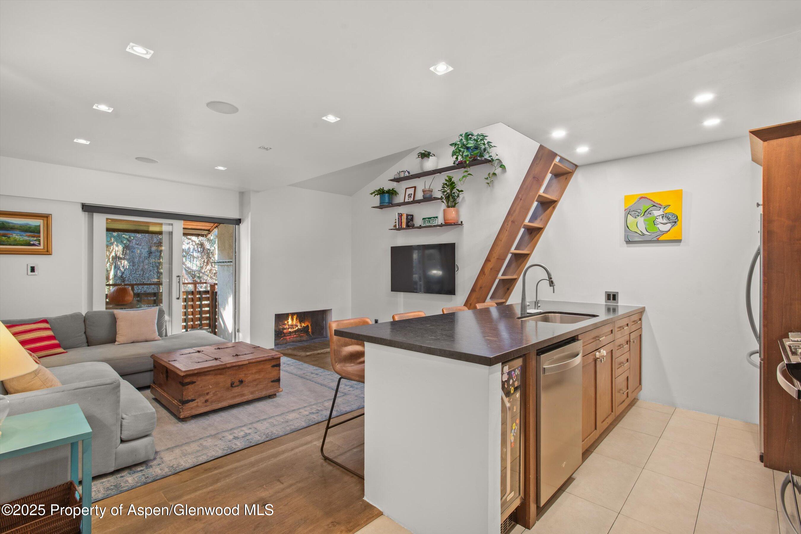 910 W Hallam Street Unit 11