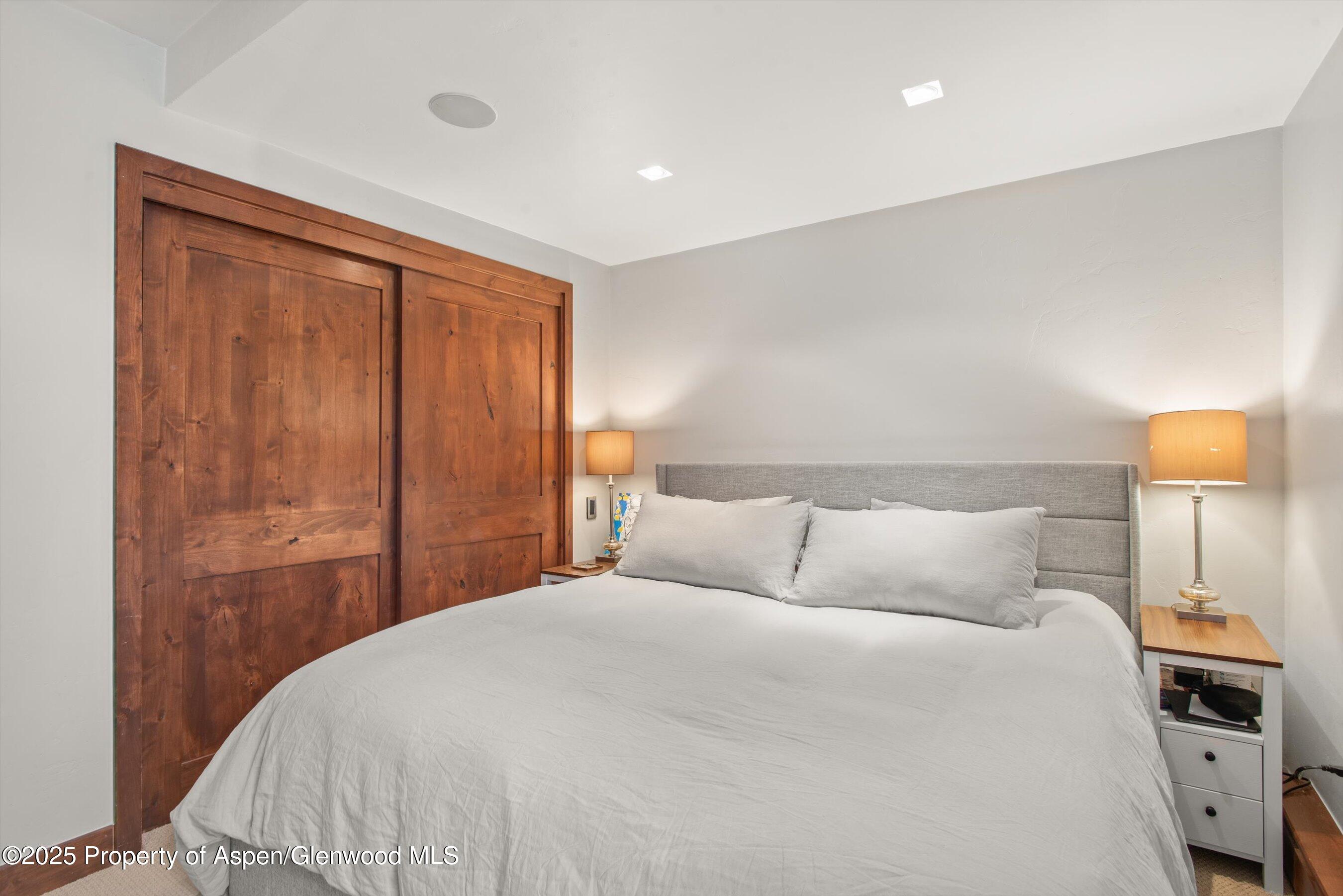 910 W Hallam Street Unit 11