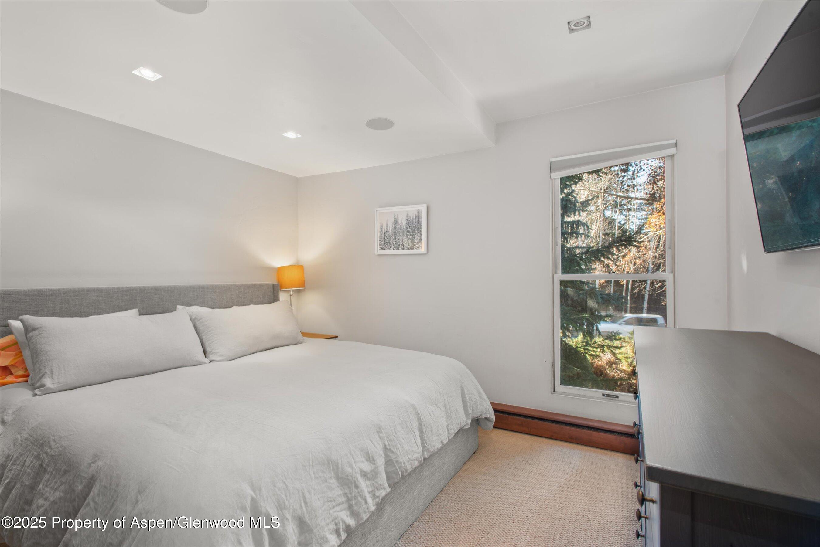 910 W Hallam Street Unit 11
