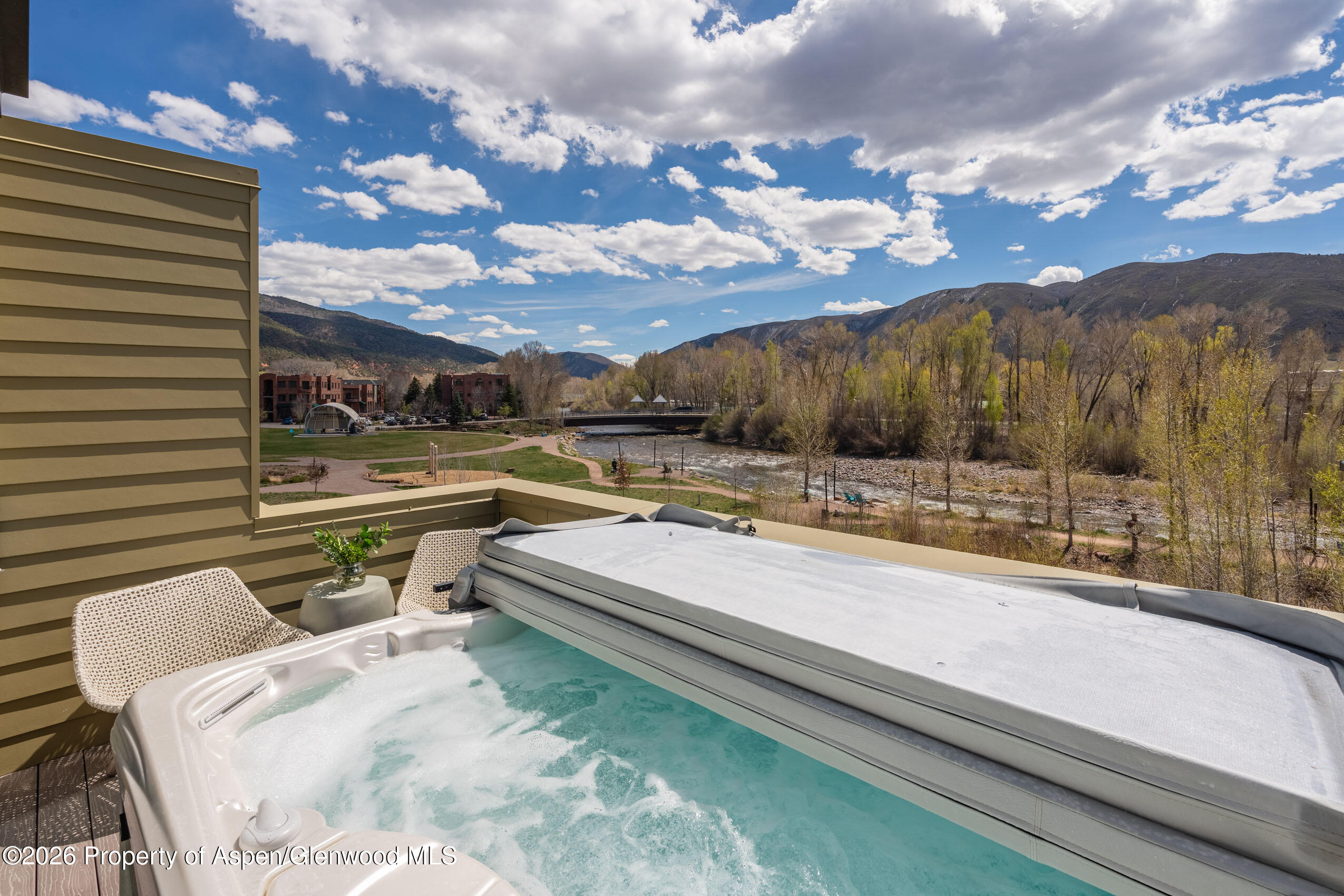 22856 Two Rivers Road