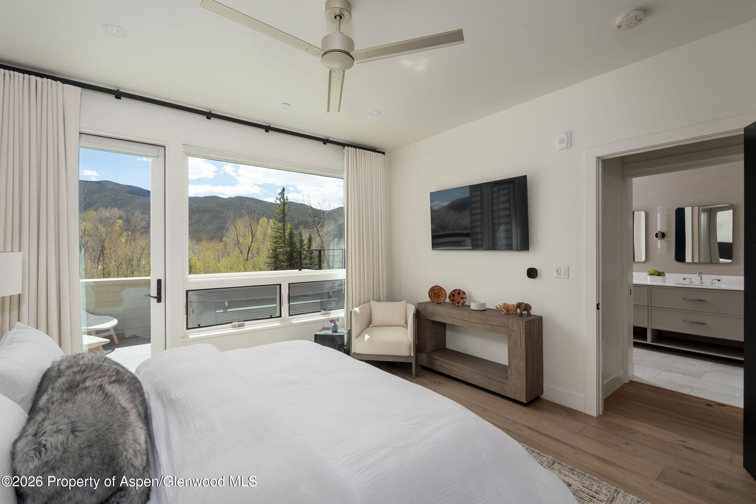 22856 Two Rivers Road