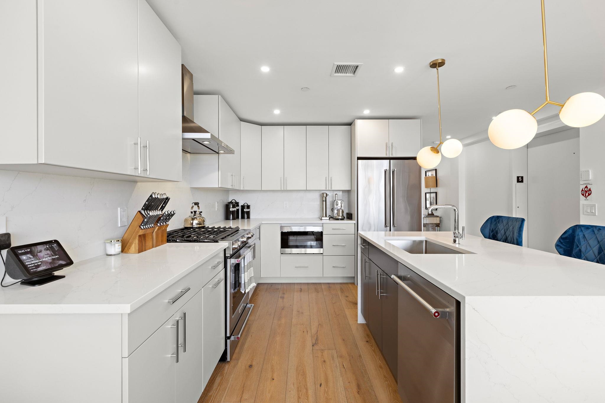 318 MADISON ST Unit: 5