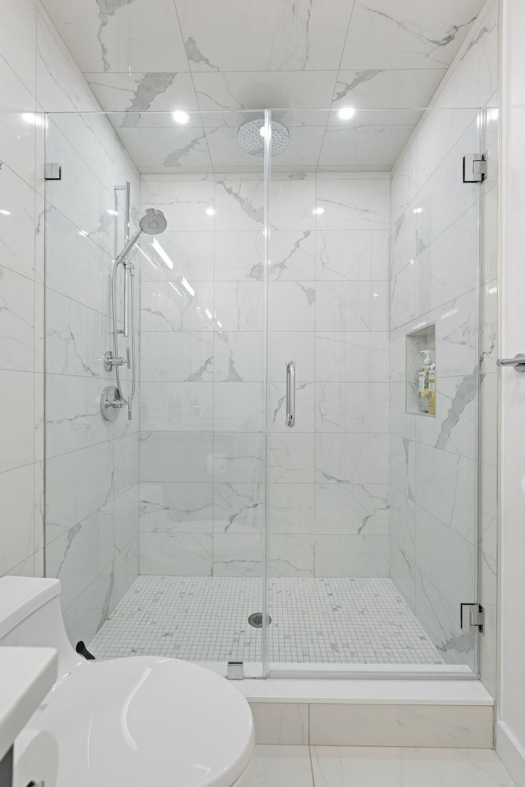 318 MADISON ST Unit: 5
