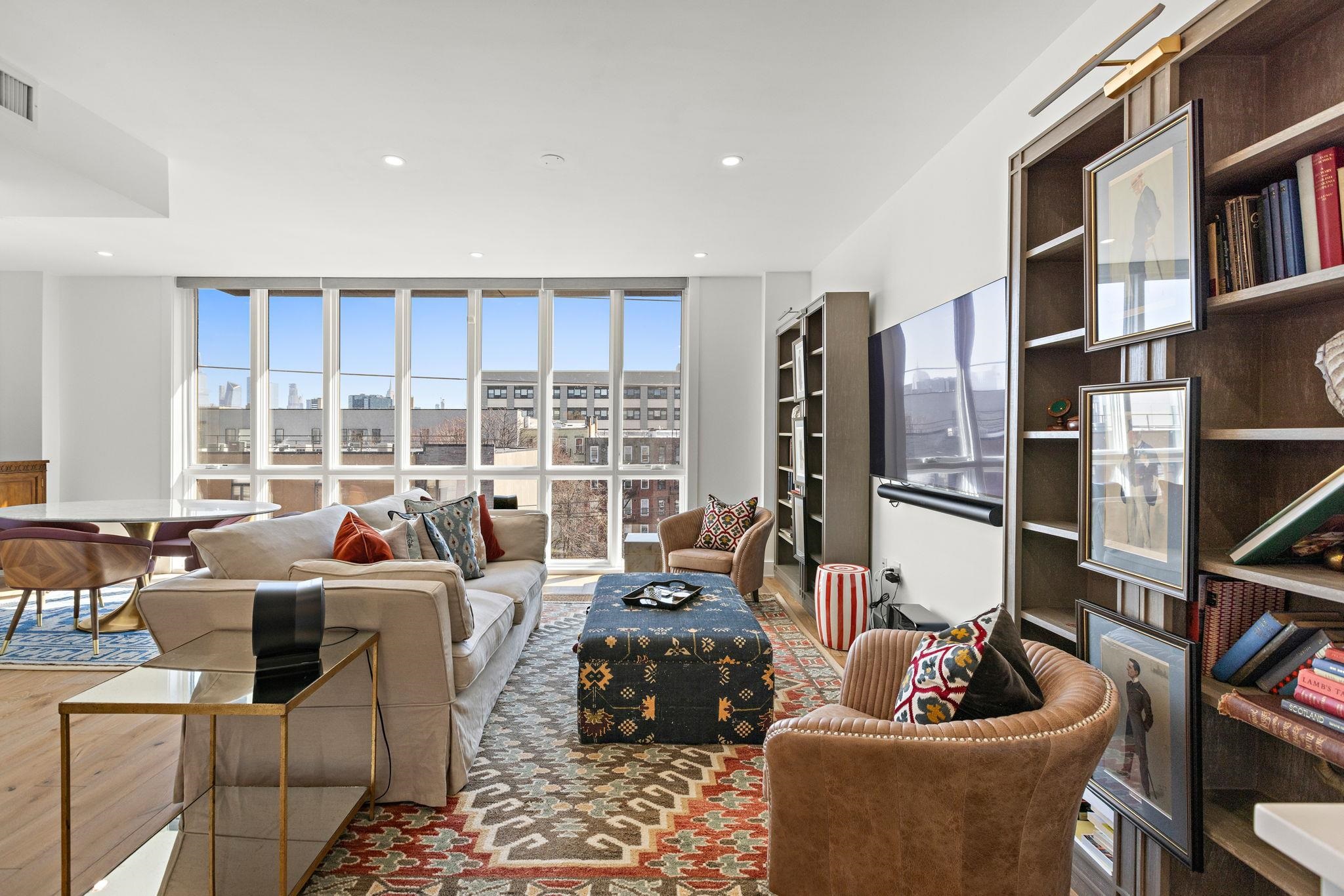 318 MADISON ST Unit: 5