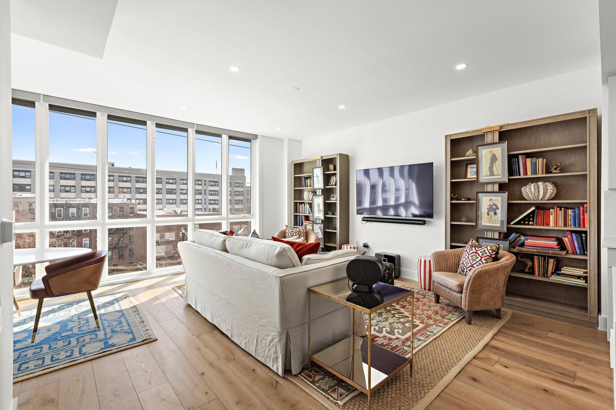 318 MADISON ST Unit: 5