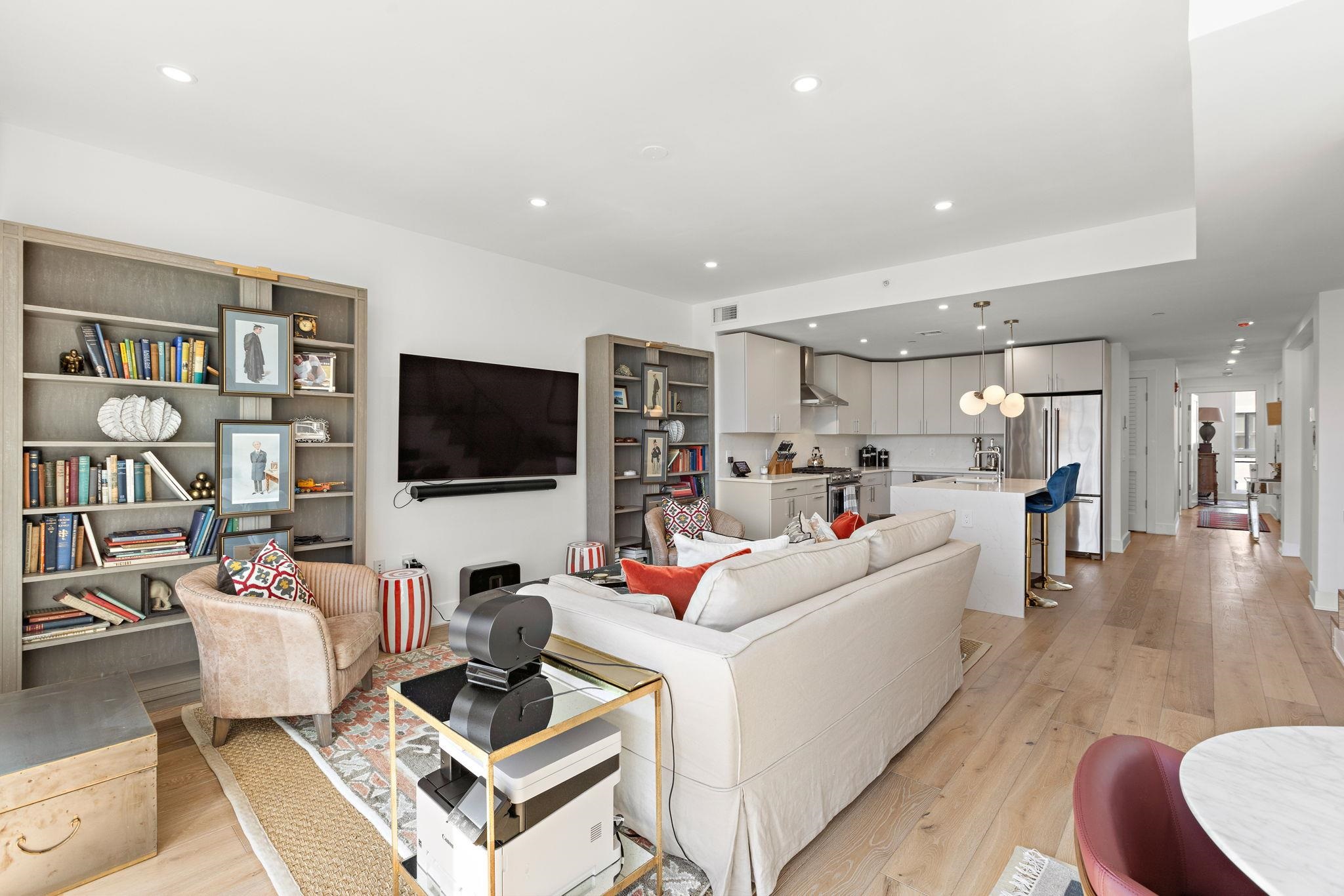 318 MADISON ST Unit: 5