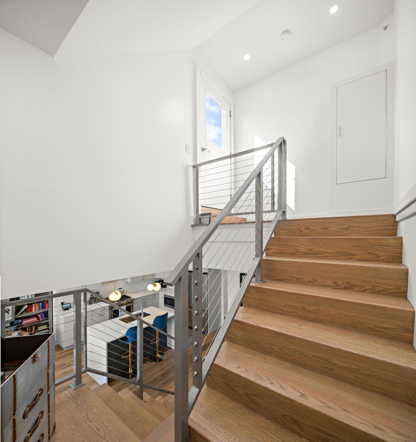318 MADISON ST Unit: 5