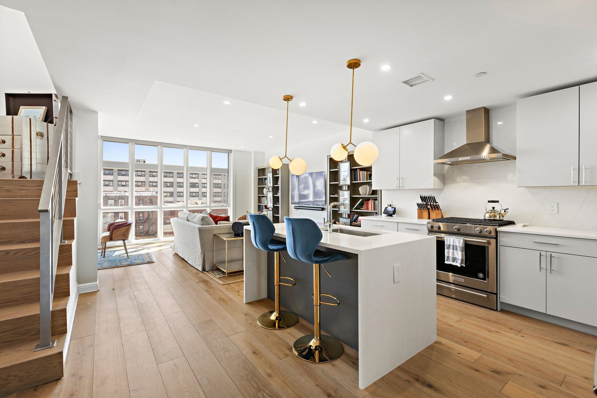 318 MADISON ST Unit: 5