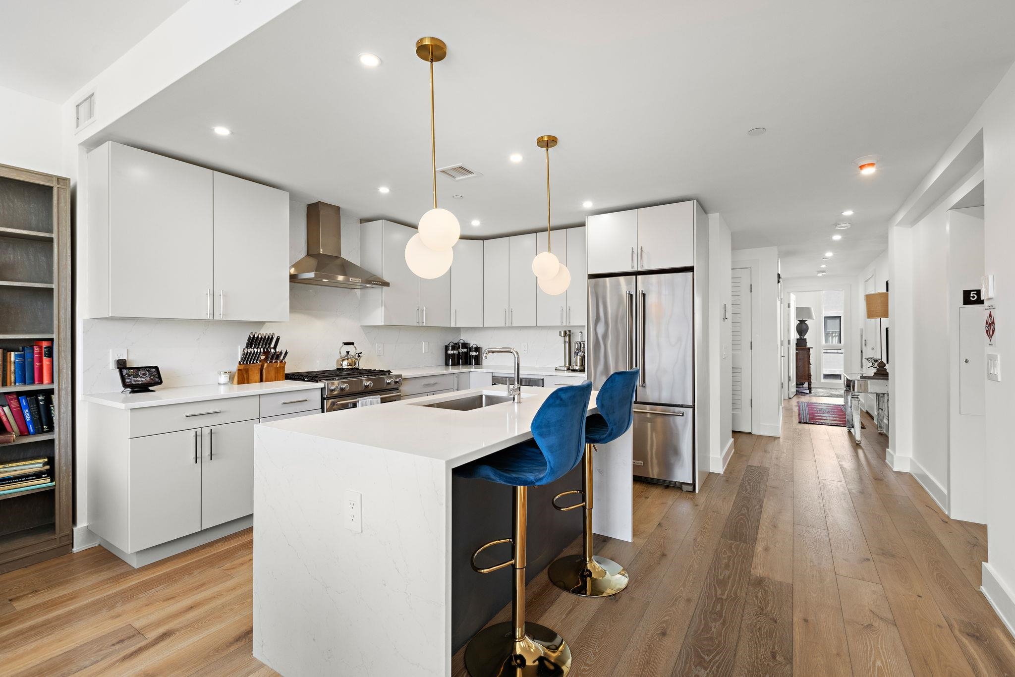 318 MADISON ST Unit: 5