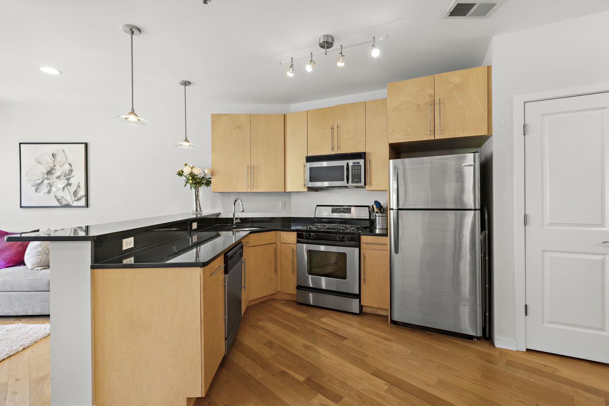 83 MONROE ST Unit: 3A