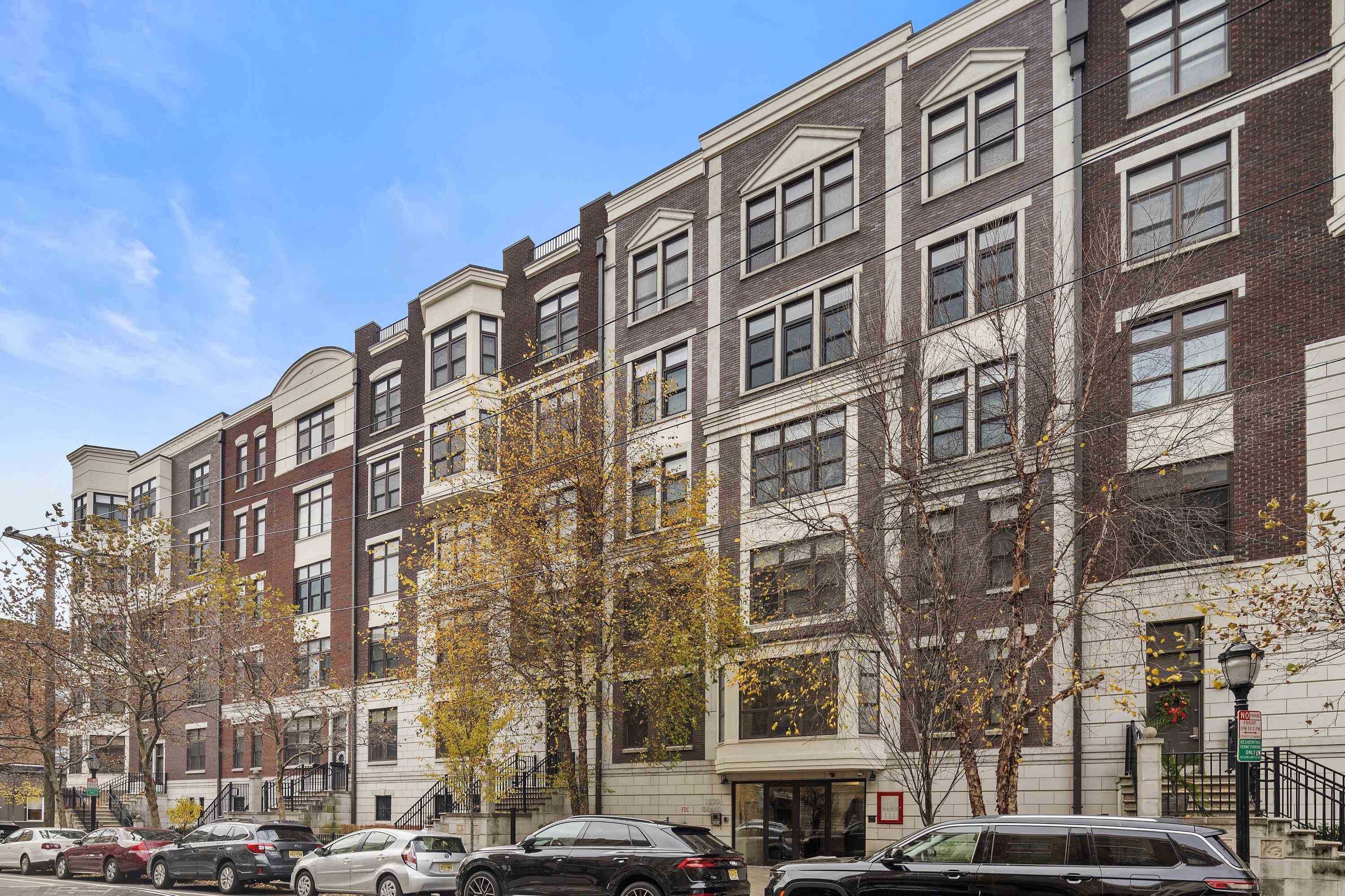 1200 GRAND ST Unit: 224