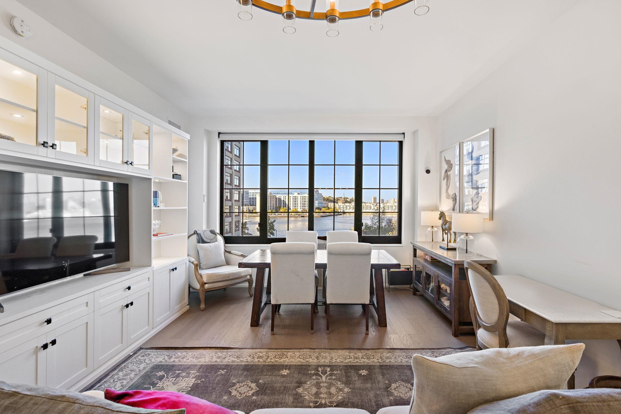 1425 HUDSON ST Unit: 4I
