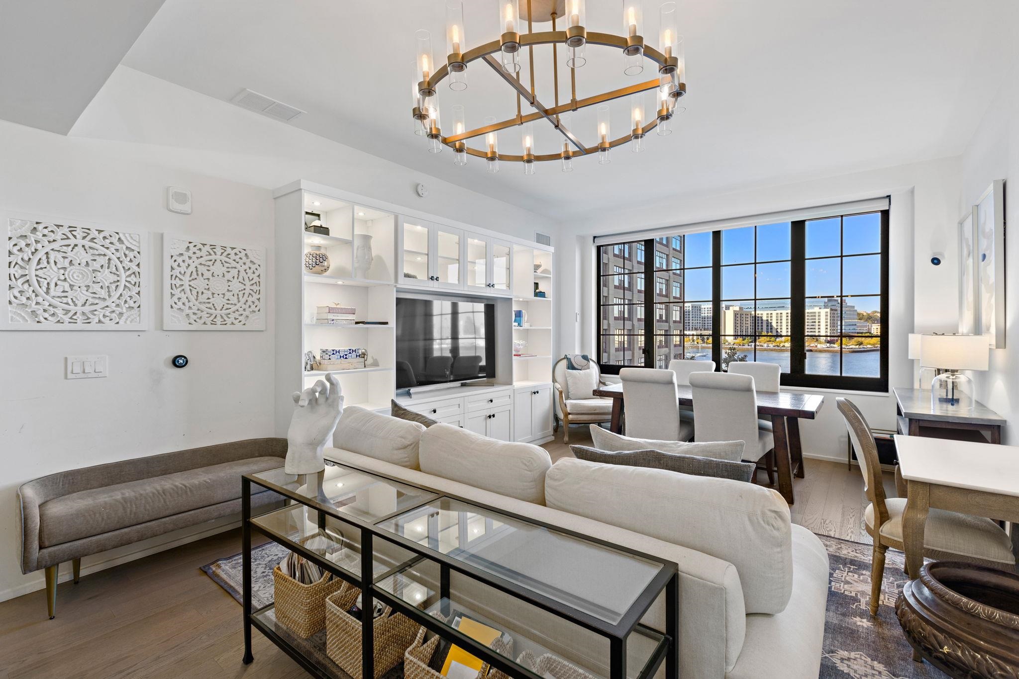 1425 HUDSON ST Unit: 4I