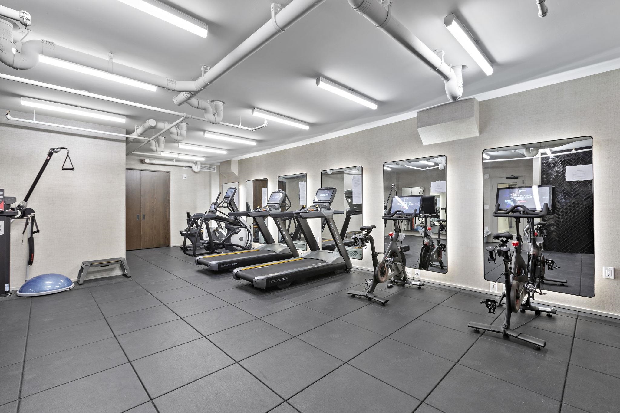 1425 HUDSON ST Unit: 4I