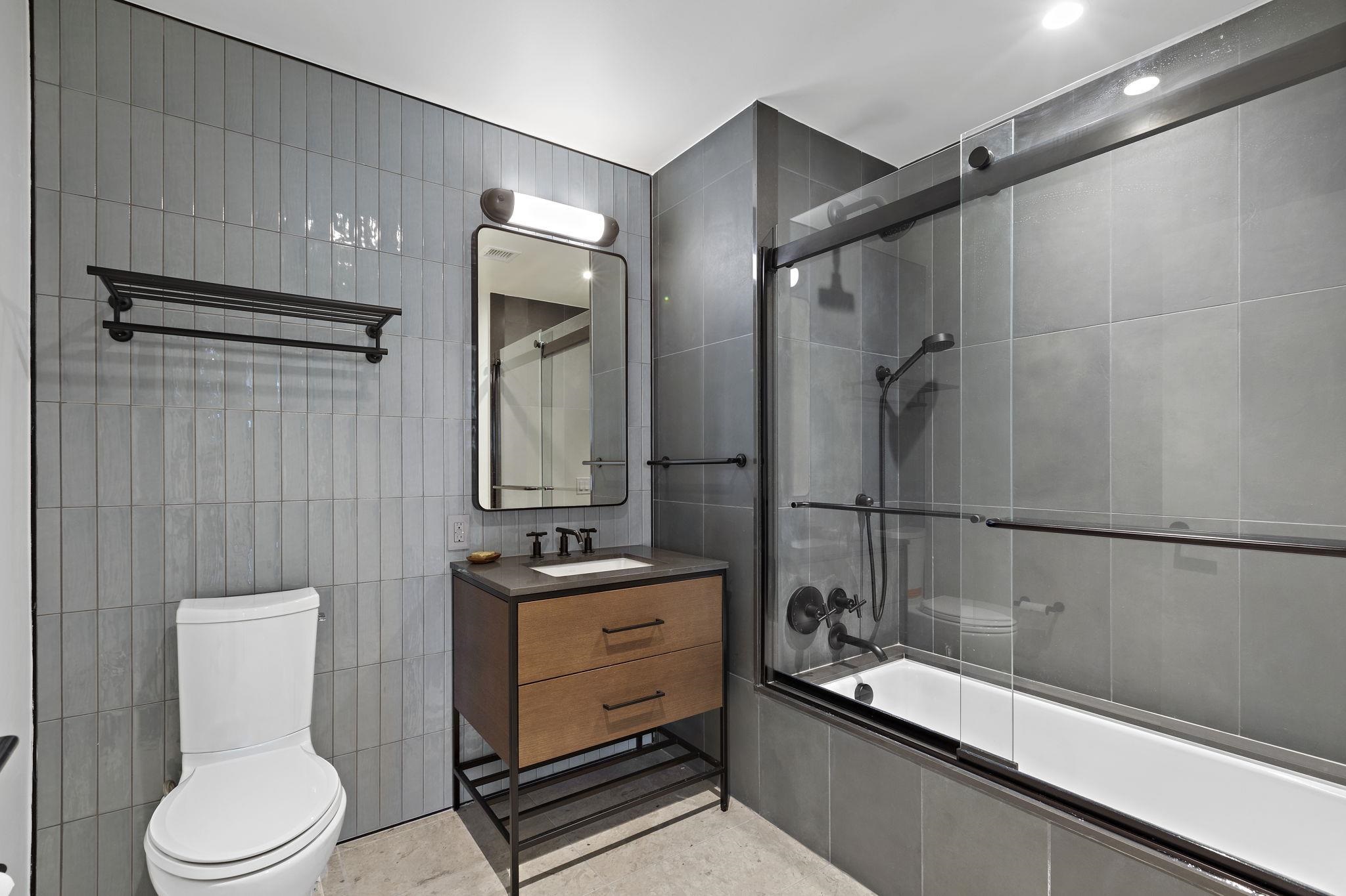 1425 HUDSON ST Unit: 4I