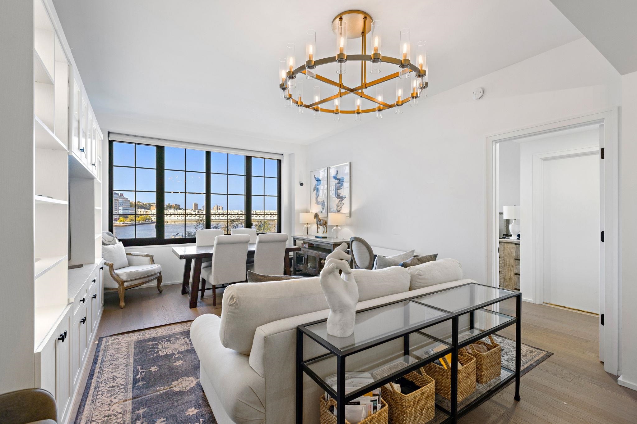 1425 HUDSON ST Unit: 4I