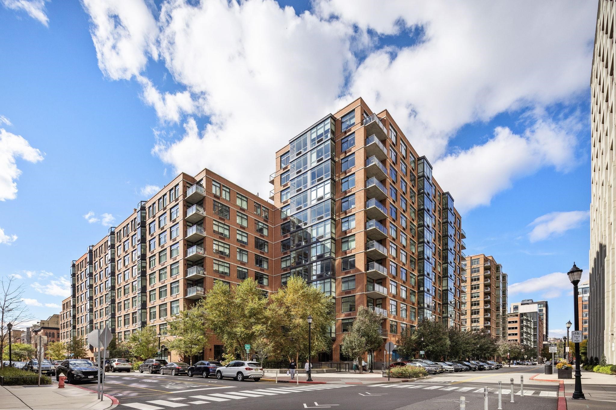 1400 HUDSON ST Unit: 511
