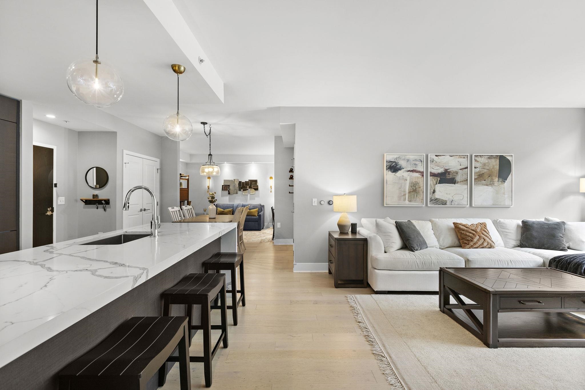 1400 HUDSON ST Unit: 511