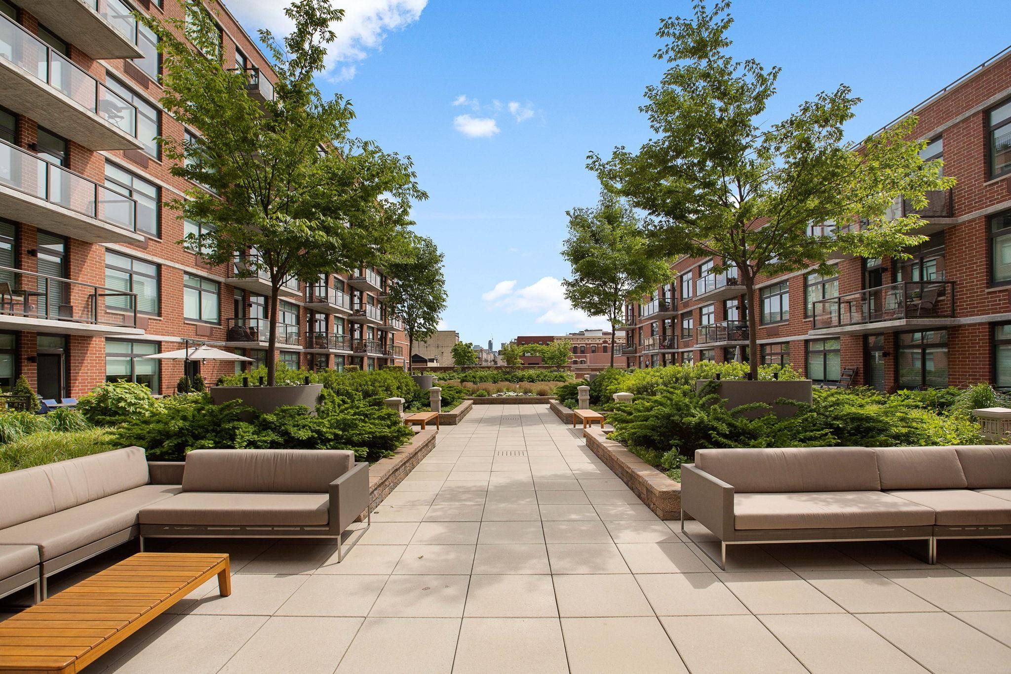 1400 HUDSON ST Unit: 511
