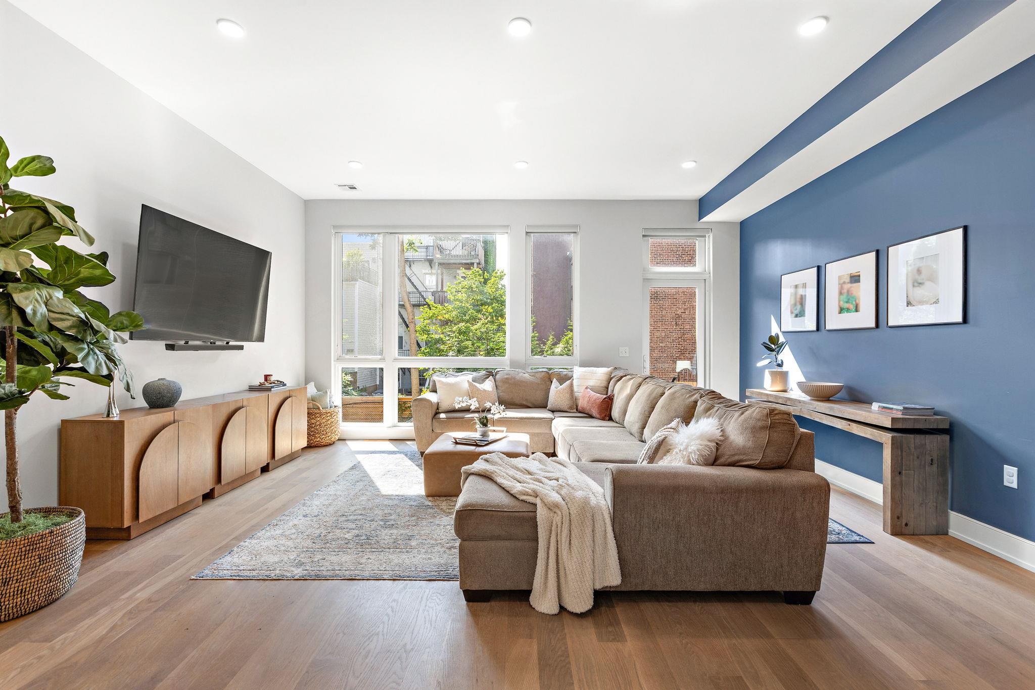 1034 GARDEN ST Unit: 1