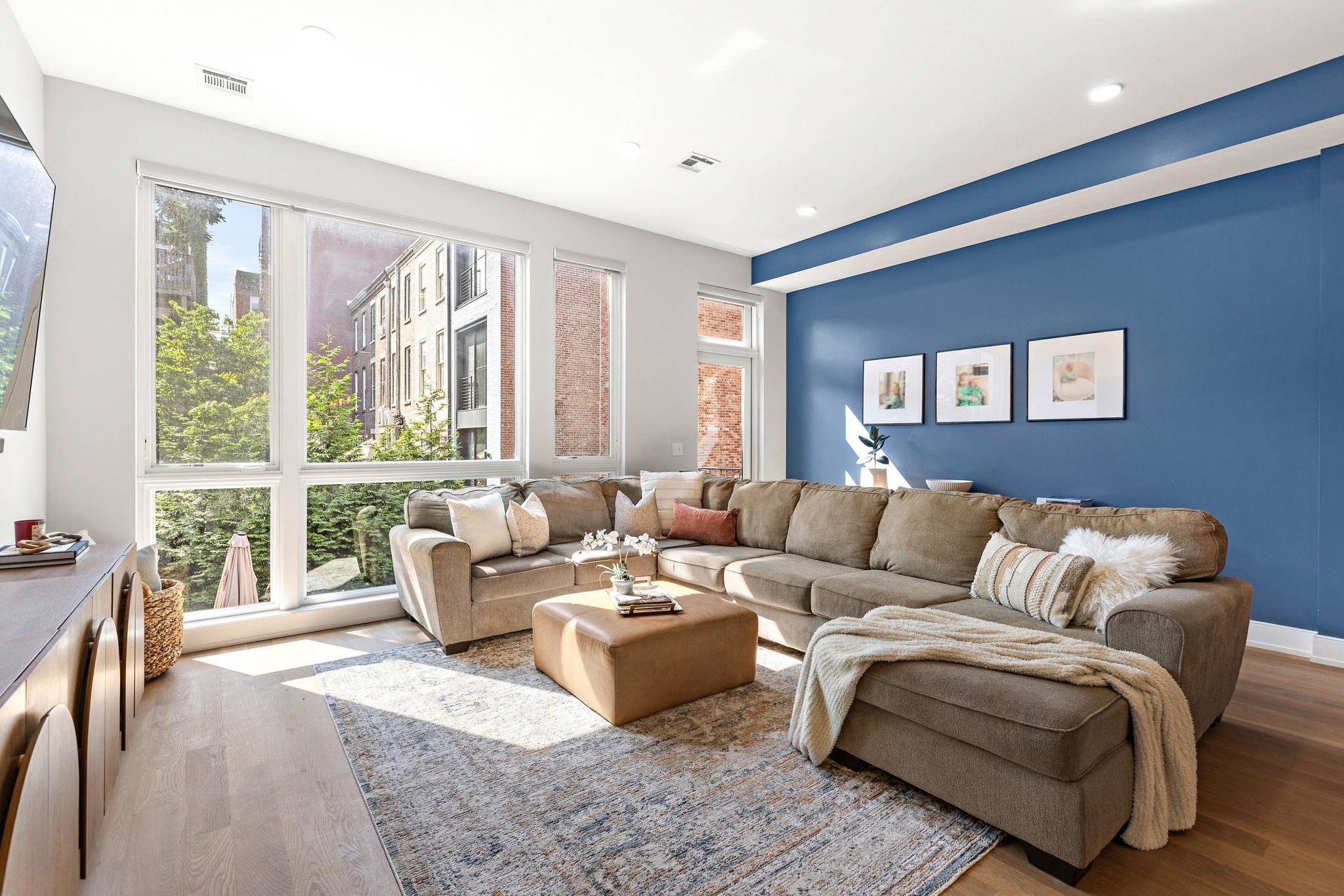 1034 GARDEN ST Unit: 1