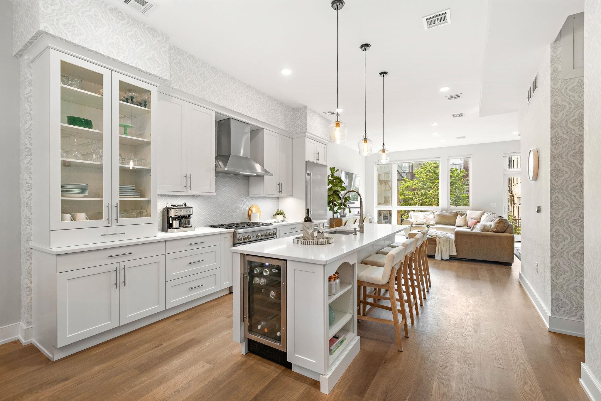 1034 GARDEN ST Unit: 1