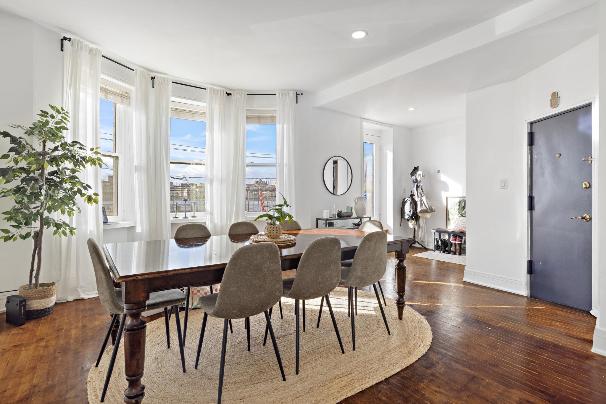 200 HIGHPOINT AVE Unit: 3