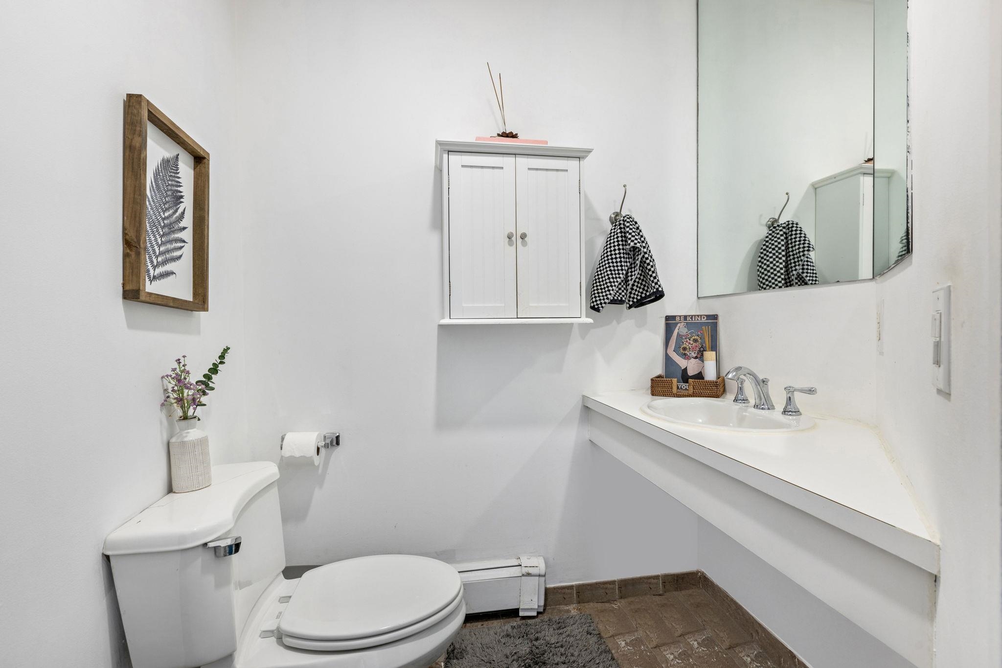 200 HIGHPOINT AVE Unit: 3