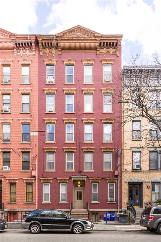 923 GARDEN ST Unit: 6