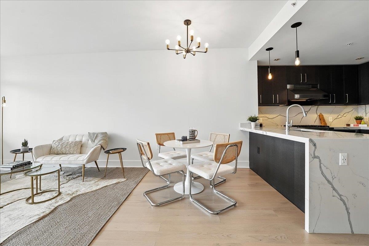 1400 HUDSON ST Unit: 1105