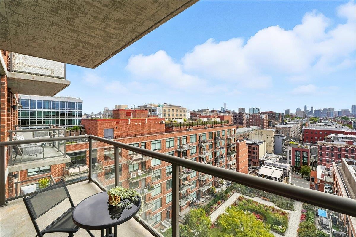1400 HUDSON ST Unit: 1105