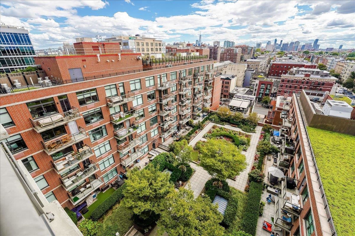 1400 HUDSON ST Unit: 1105