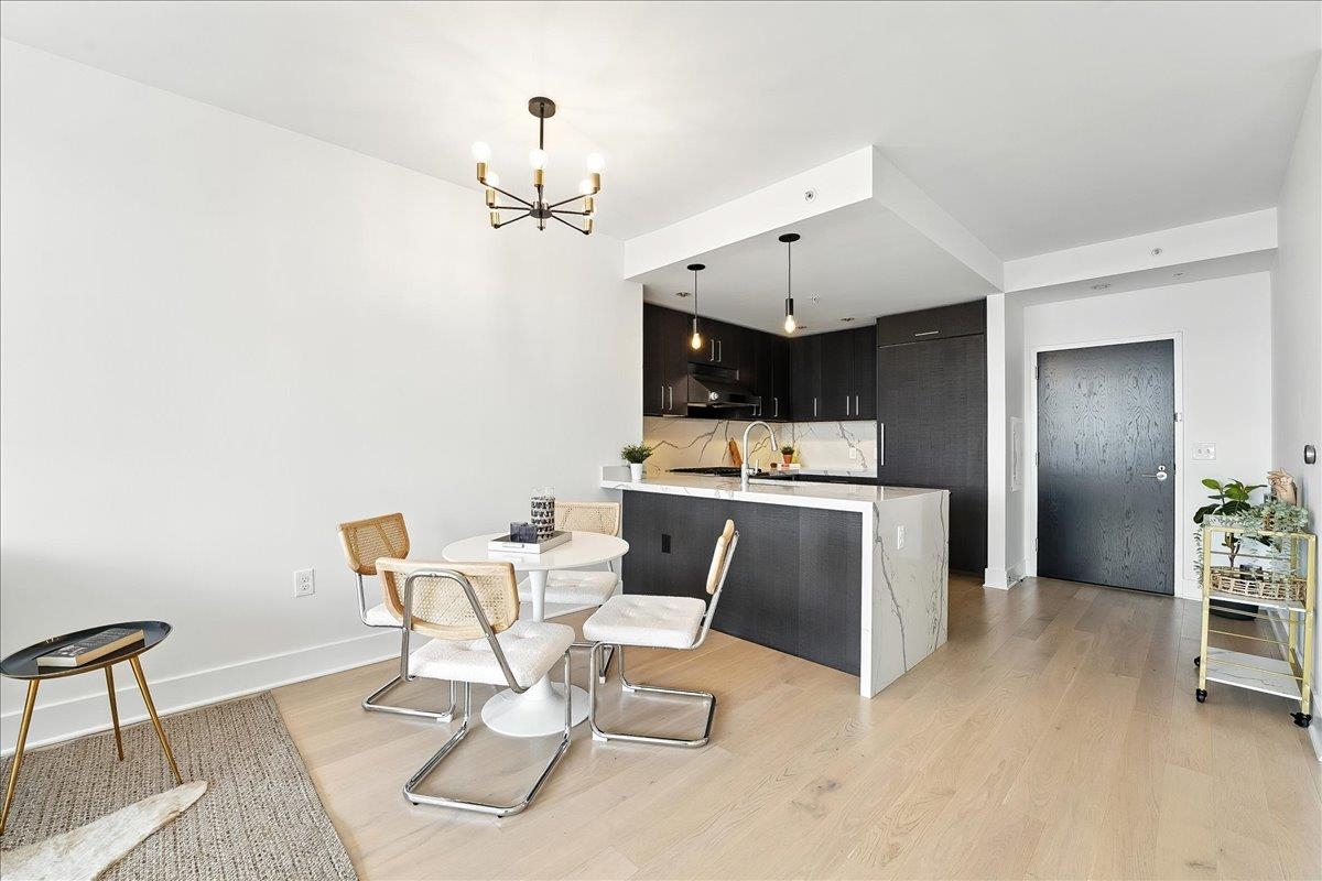 1400 HUDSON ST Unit: 1105