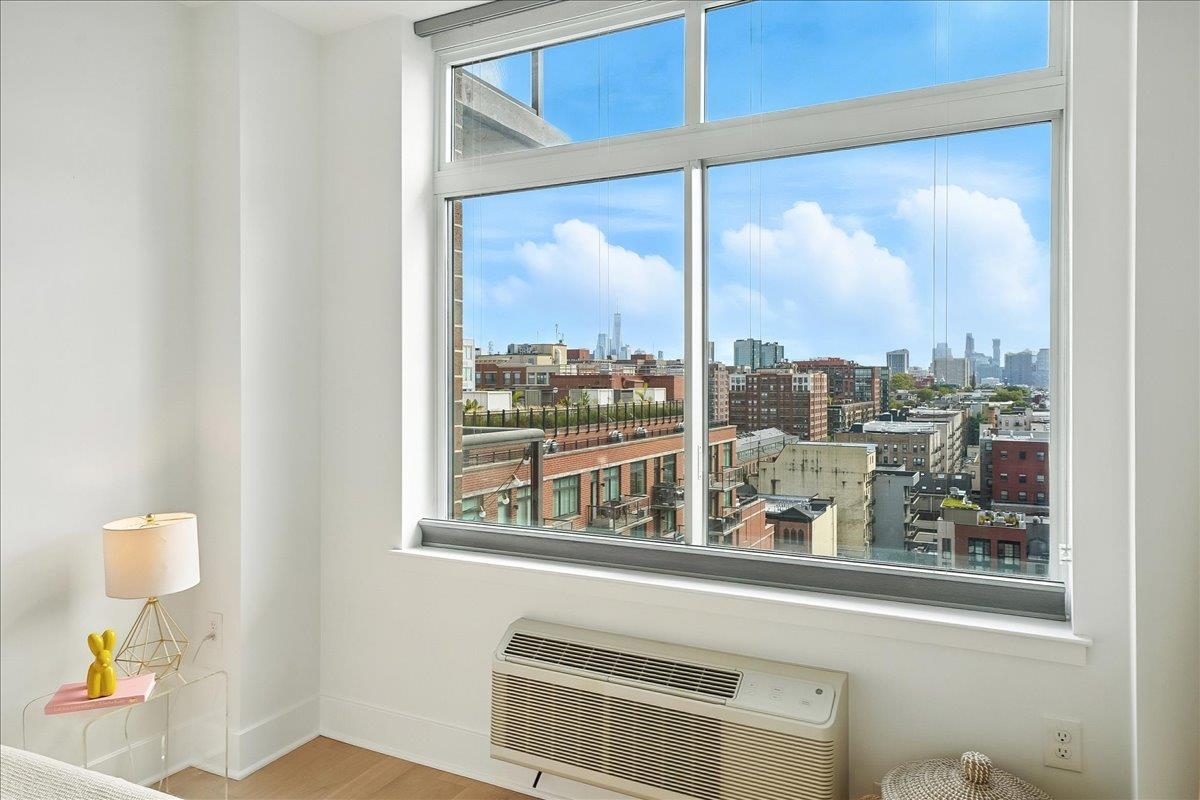 1400 HUDSON ST Unit: 1105
