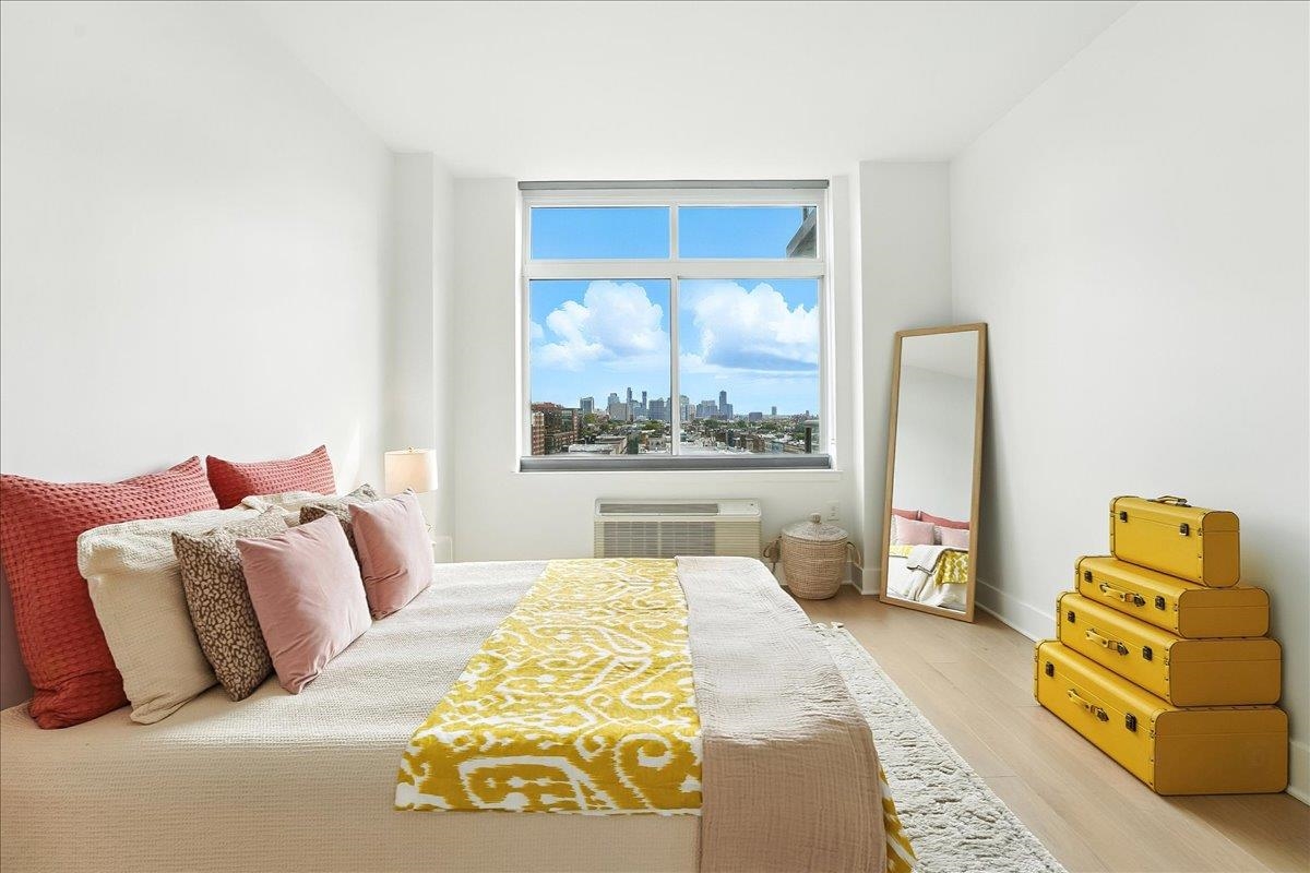 1400 HUDSON ST Unit: 1105