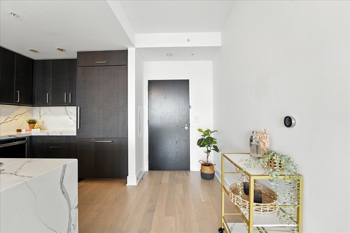1400 HUDSON ST Unit: 1105