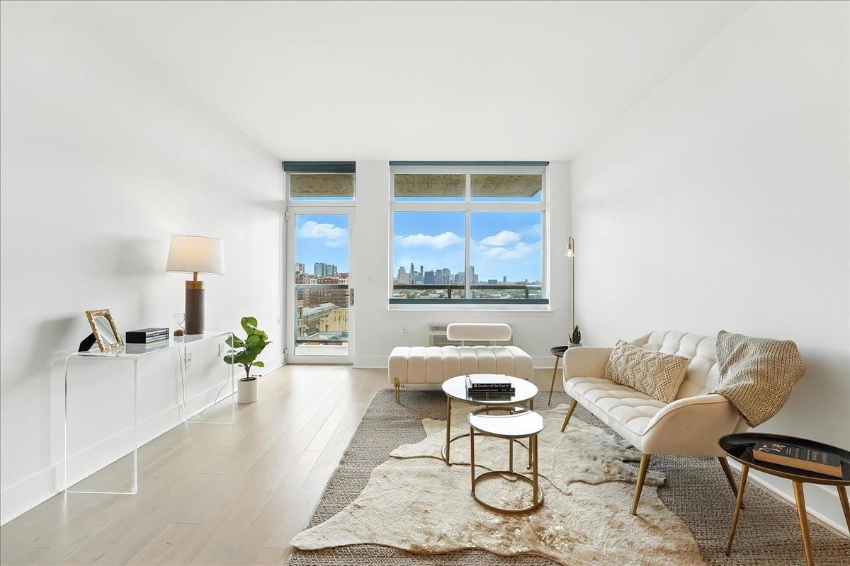 1400 HUDSON ST Unit: 1105
